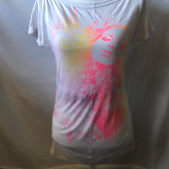beautiful edge t-shirt size S white color with beautiful design - Picture 2 of 9